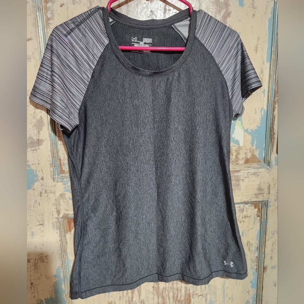 Under Armour Women's Charcoal and Striped Tee Sz M
